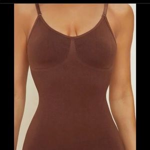 Full body short shaper set earth tone size xtra large